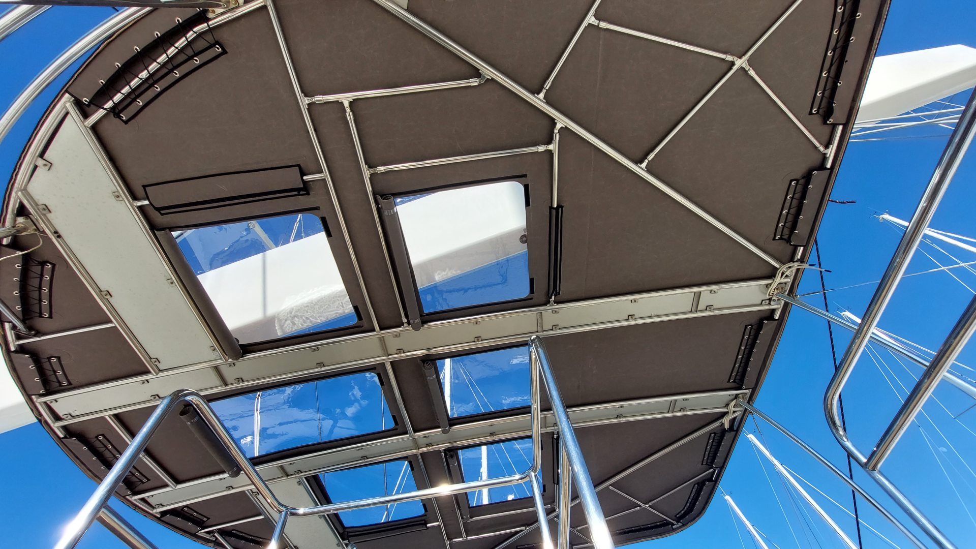 Bimini i sprayhood tende