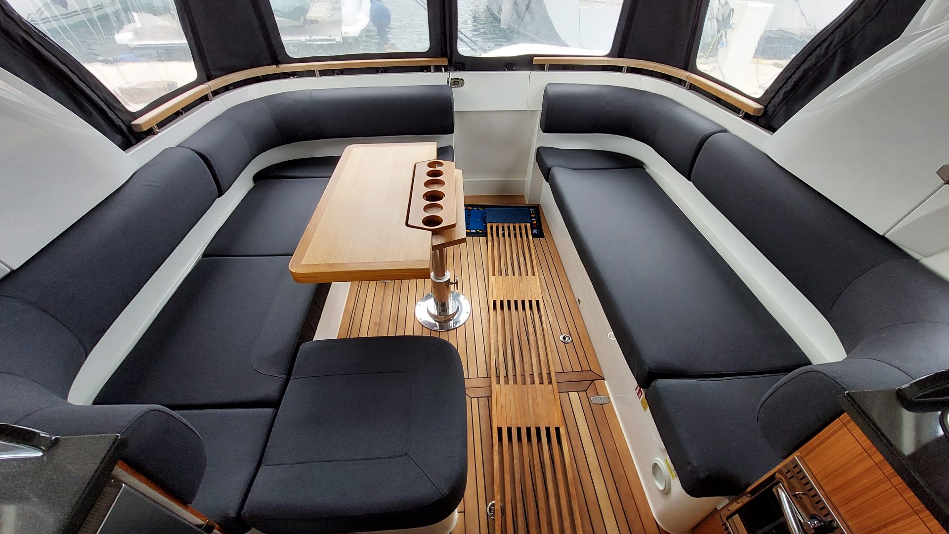 Navlake za jastuke u salonu